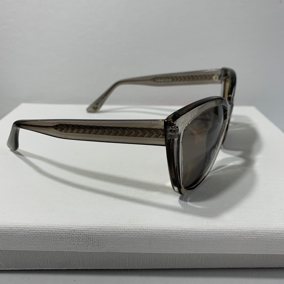 Gray and silver oversized wayfarer sunglasses - Picture 2 of 3